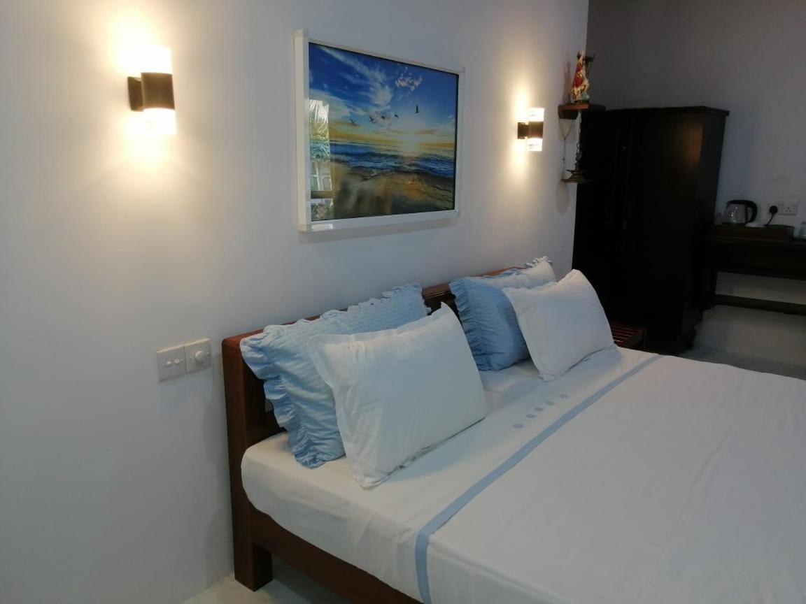 Jennifer'S Villa Negombo Esterno foto